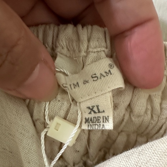 Sim & Sam Linen Blend Ruffled Top - Picture 3 of 5